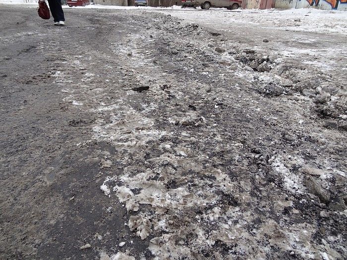 Российское ноу-хау: укладка асфальта на снег. Или доколе чиновники будут воровать? 