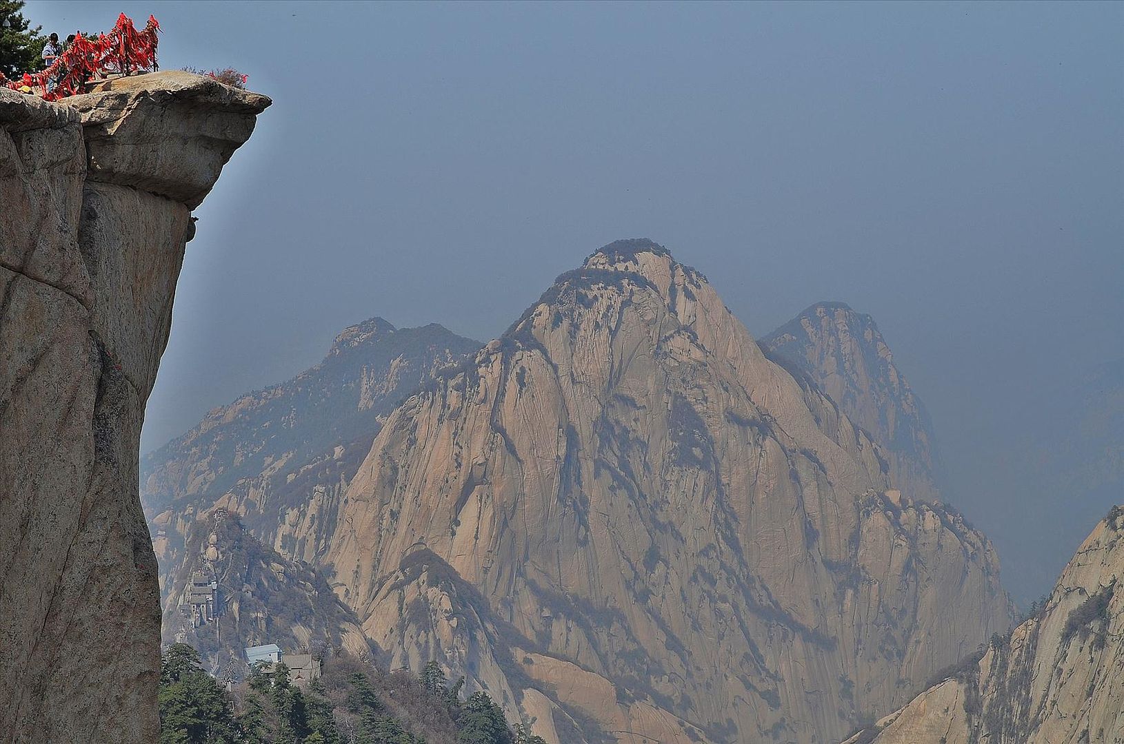 Хуашан - самый опасный горный маршрут Китая 
