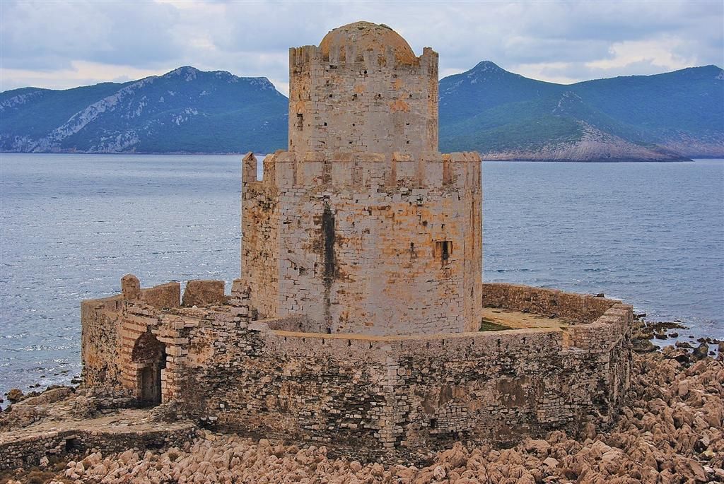 Два дня и 1000 километров по Греции: шикарный замок Метони на фоне кризисной нищеты 