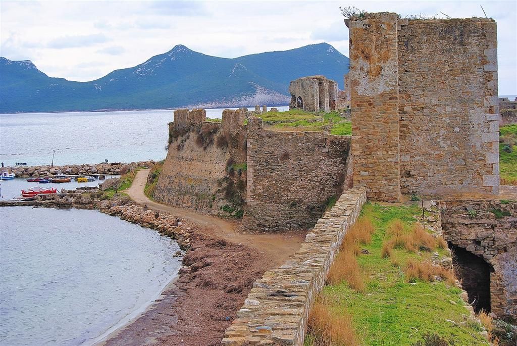 Два дня и 1000 километров по Греции: шикарный замок Метони на фоне кризисной нищеты 