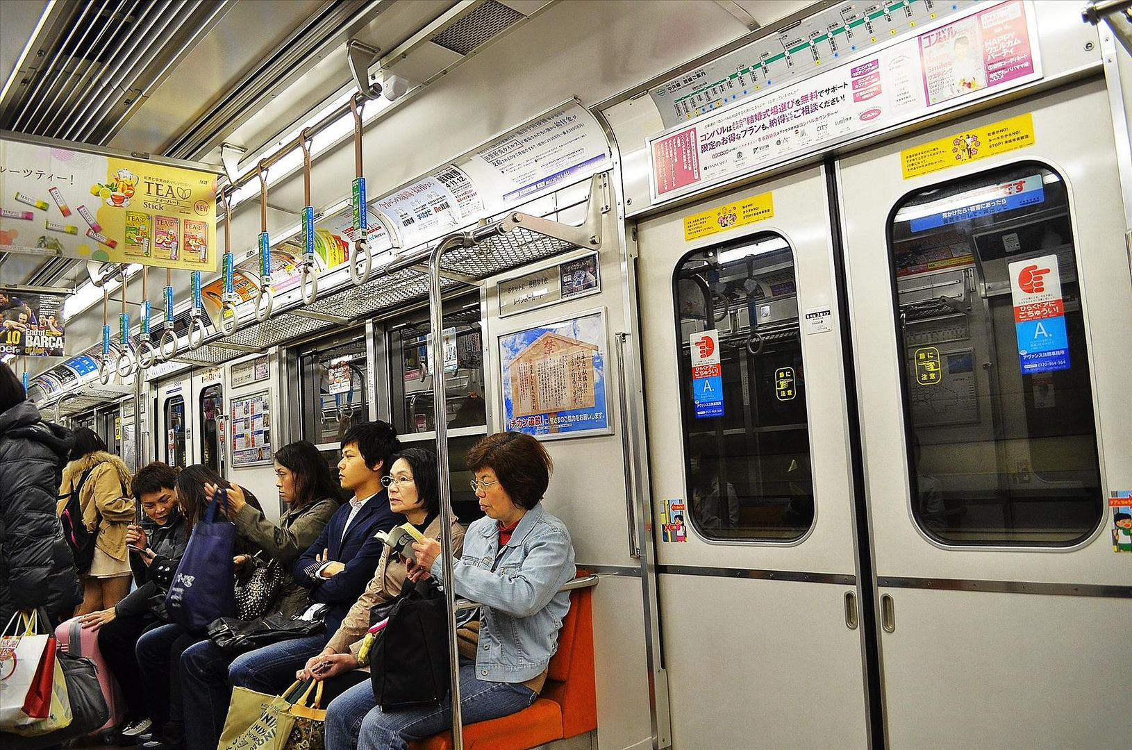 Японский общественный транспорт и стрессы с ним связанные (Япония) 