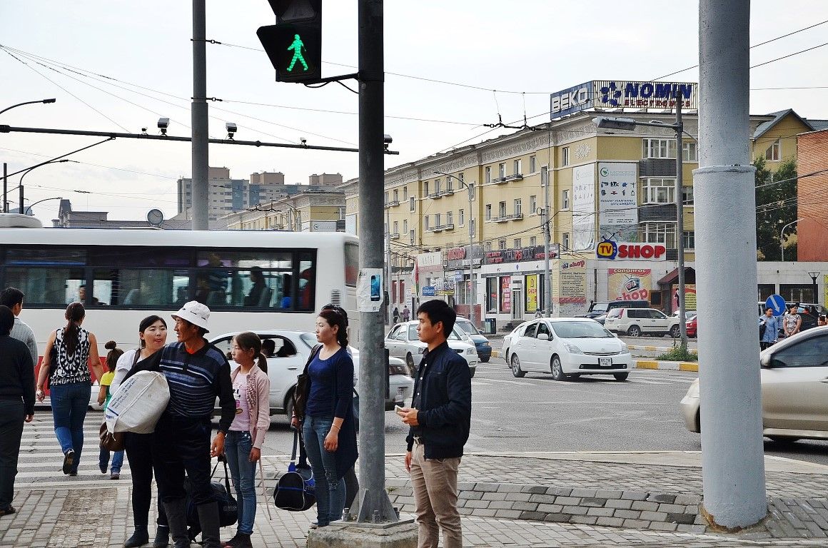 Улан-Батор непарадный: не правда ли монгольская столица один в один напоминает российский город? 