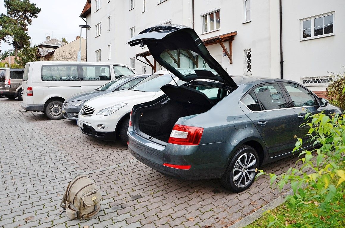 Путешествия нищеброда: отель за 9 евро и машина в чужом дворе, чтобы не платить за парковку 
