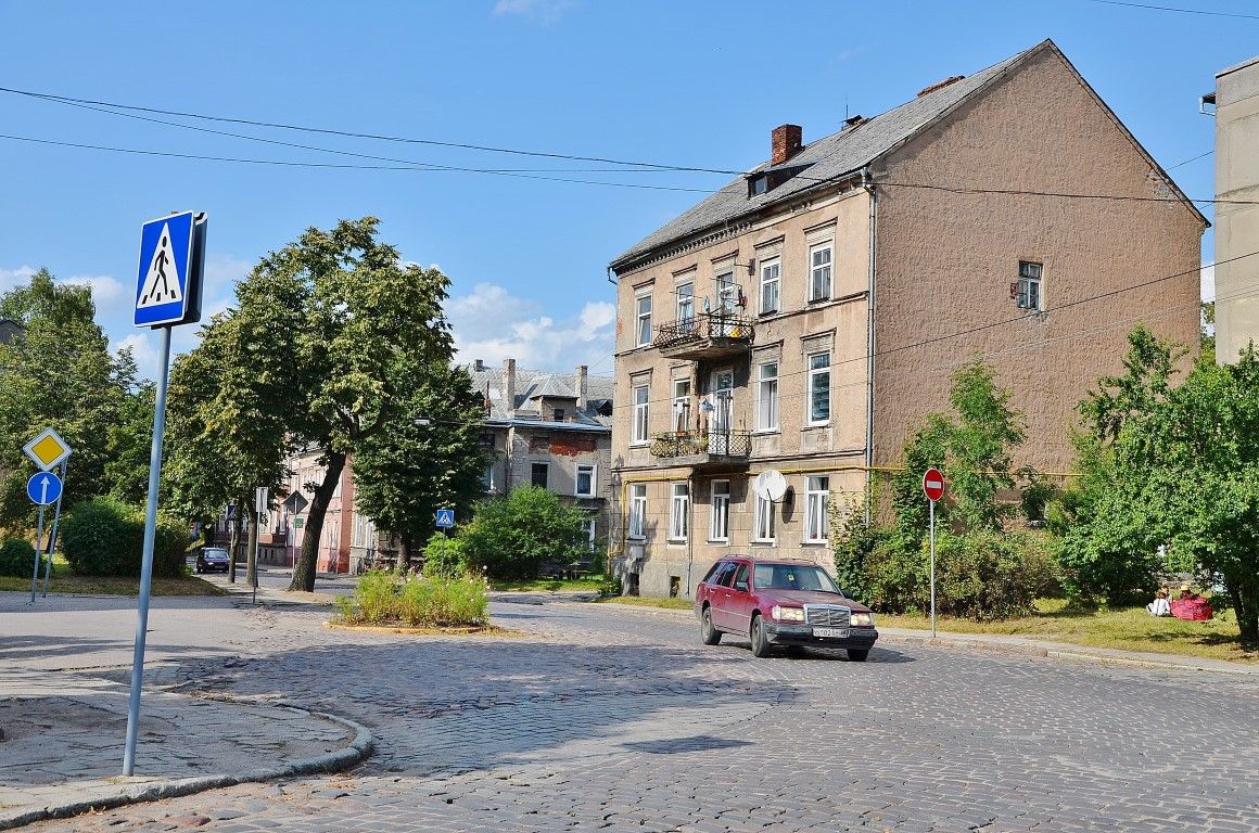Черняховск (Истербург), где я провалился во времени и попал в руки к дамам в развратных чулках 