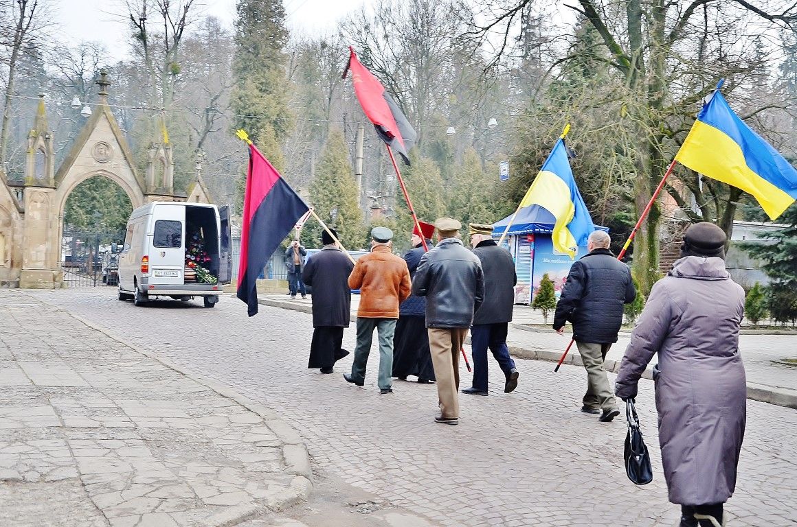 Плохая Украина: марш фашистских дедушек, мемориал убийце Шухевичу и улица имени Дудаева 