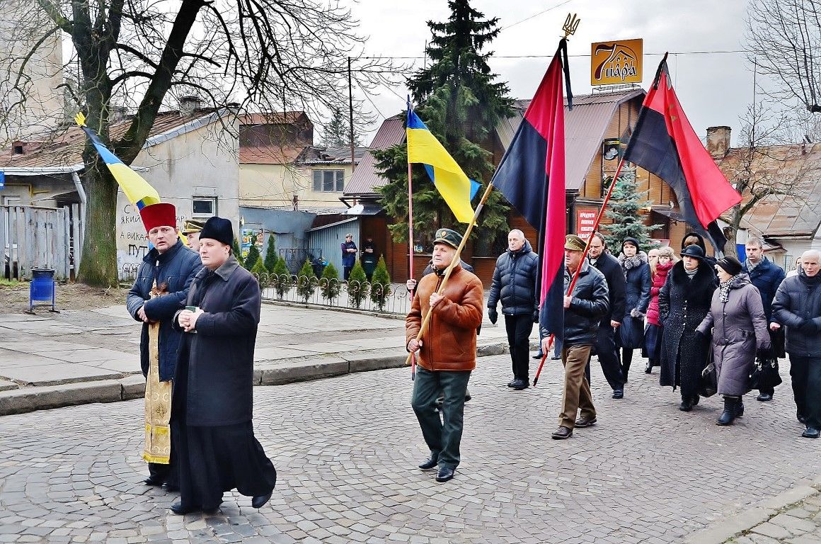 Плохая Украина: марш фашистских дедушек, мемориал убийце Шухевичу и улица имени Дудаева 