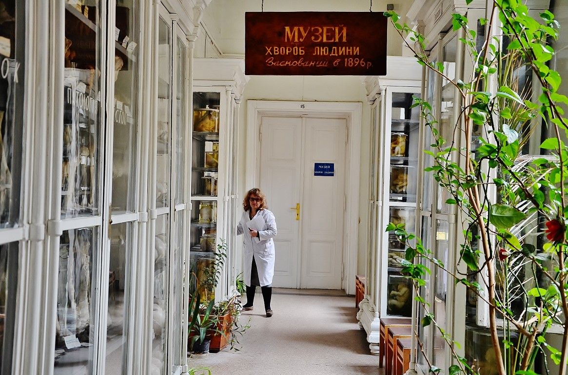 Думаете, вы сами не окажетесь на этом столике? 