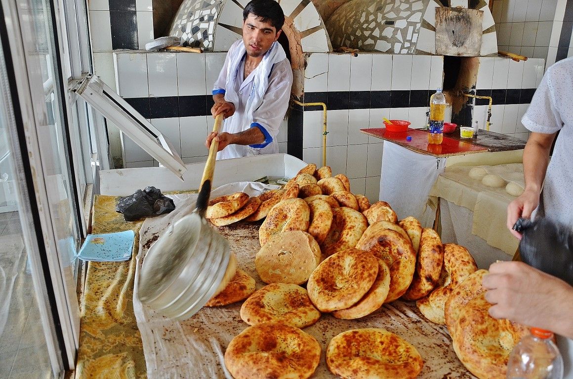 Нигде я не травился недоброкачественной пищей так часто, как в Средней Азии 