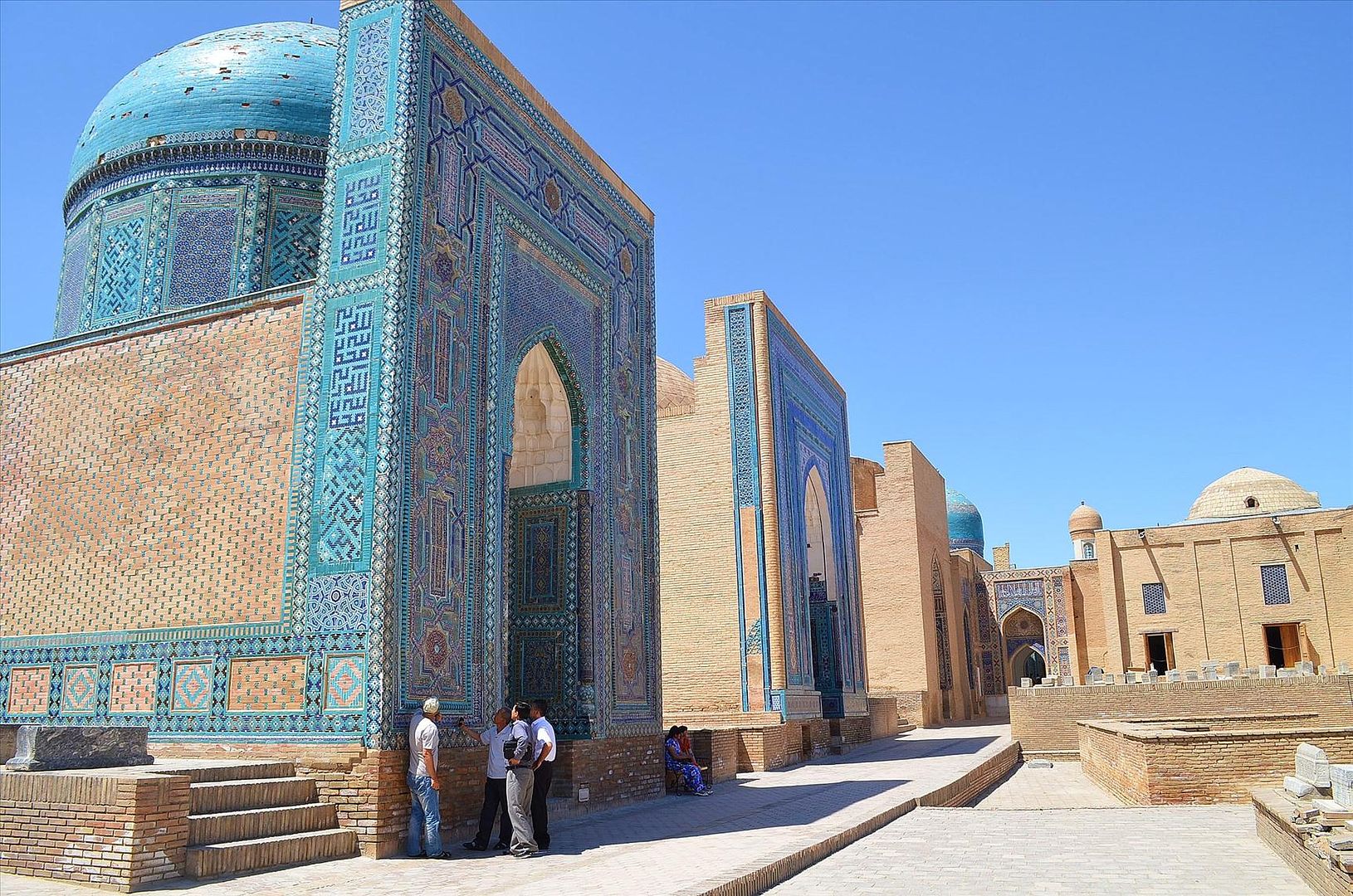 Шахи Зинда: ансамбль мавзолеев самаркандской знати (Узбекистан) 