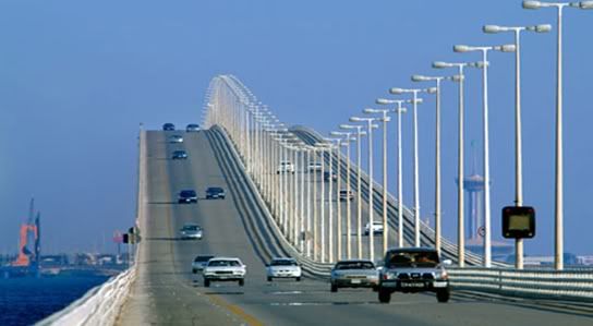 Мост Короля Фахда между Бахрейном и Саудовской Аравией - одно из чудес света