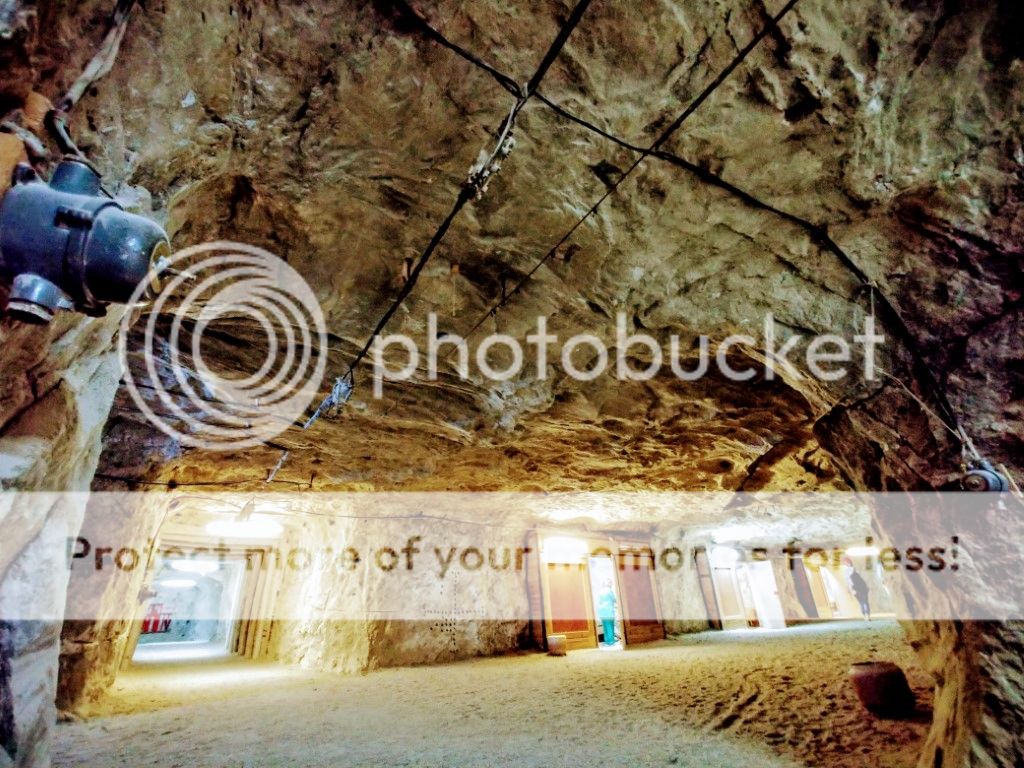 Секретный подземный Ереван (Армения) метров, соляных, здесь, расположен, пещеры, через, больницы, квадратных, пещерах, после, Здесь, можно, Можно, лечения, соляной, наверх, добыча, интересно, ведется, самый