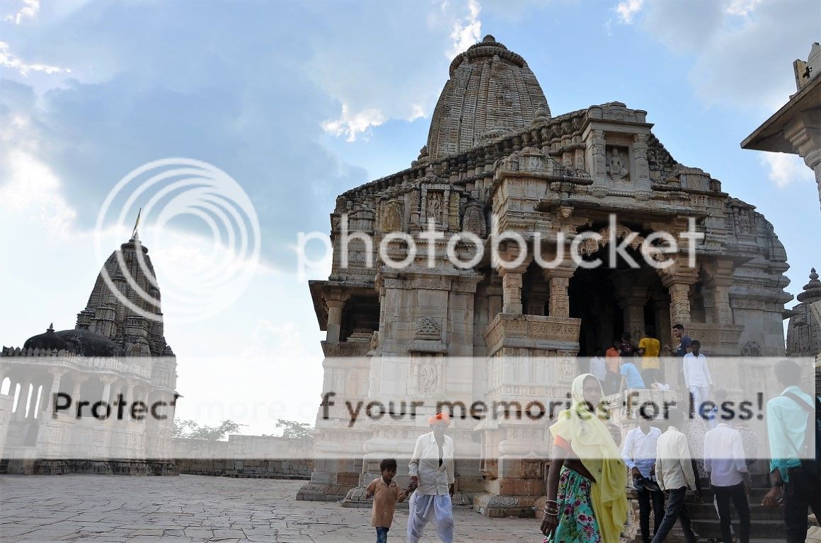 Читтогарх - самая большая крепость Индии крепости, Индии, крепость, рупий, забастовка, автобусы, билетов, Удайпура, внутри, расположена, наверху, махараджи, транспорт, храмы, стоит, мартышек, стенах, сотни, назад, здесь